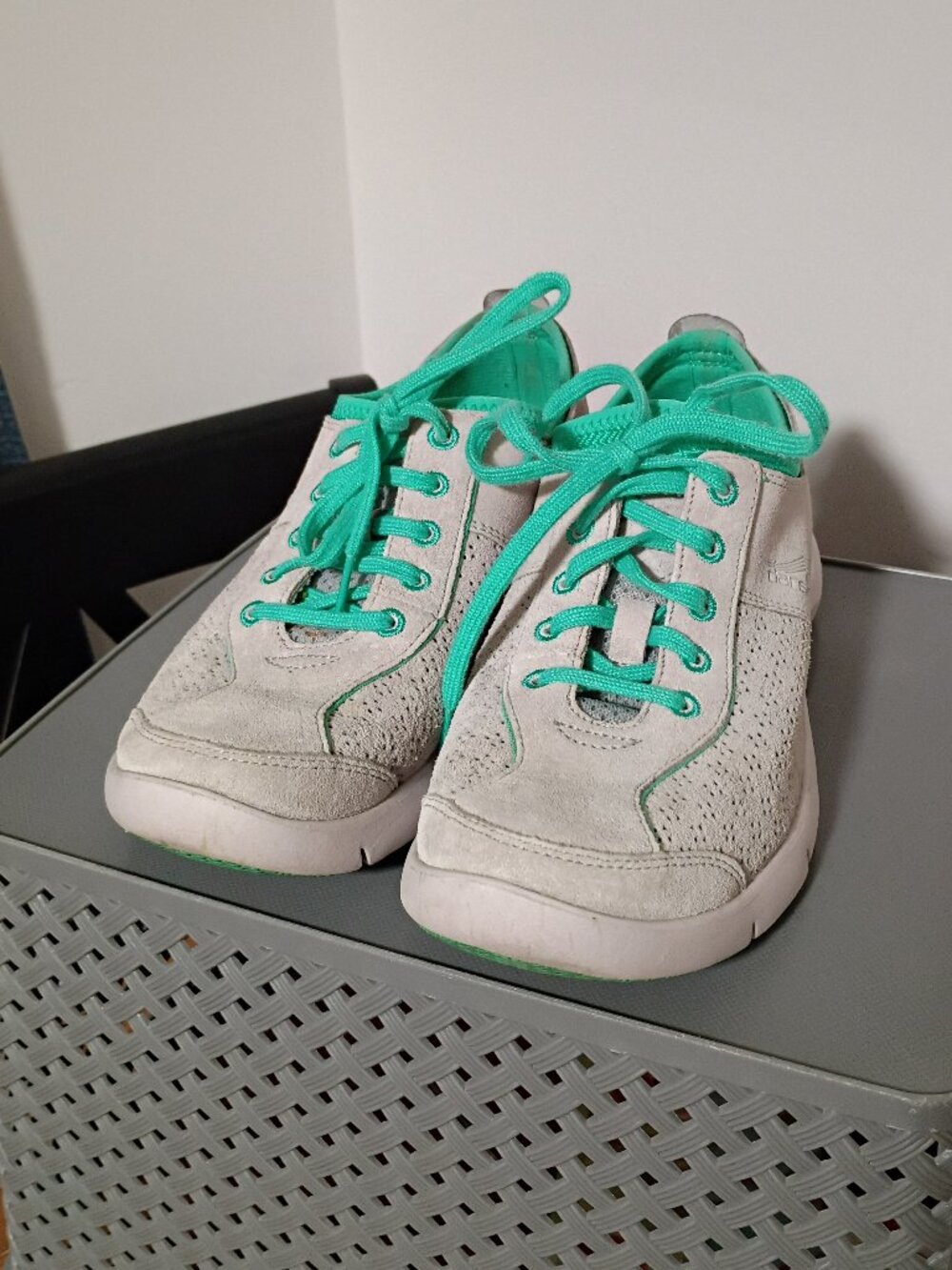 Dansko Elise Women's Slip Resistant Sneakers Grey & Green US Size 7 EUR 38 Used